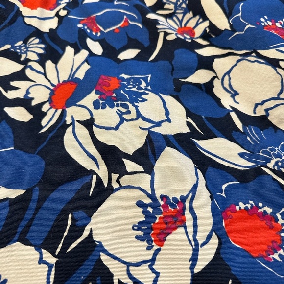 Cute colorful skirt. - Picture 2 of 7